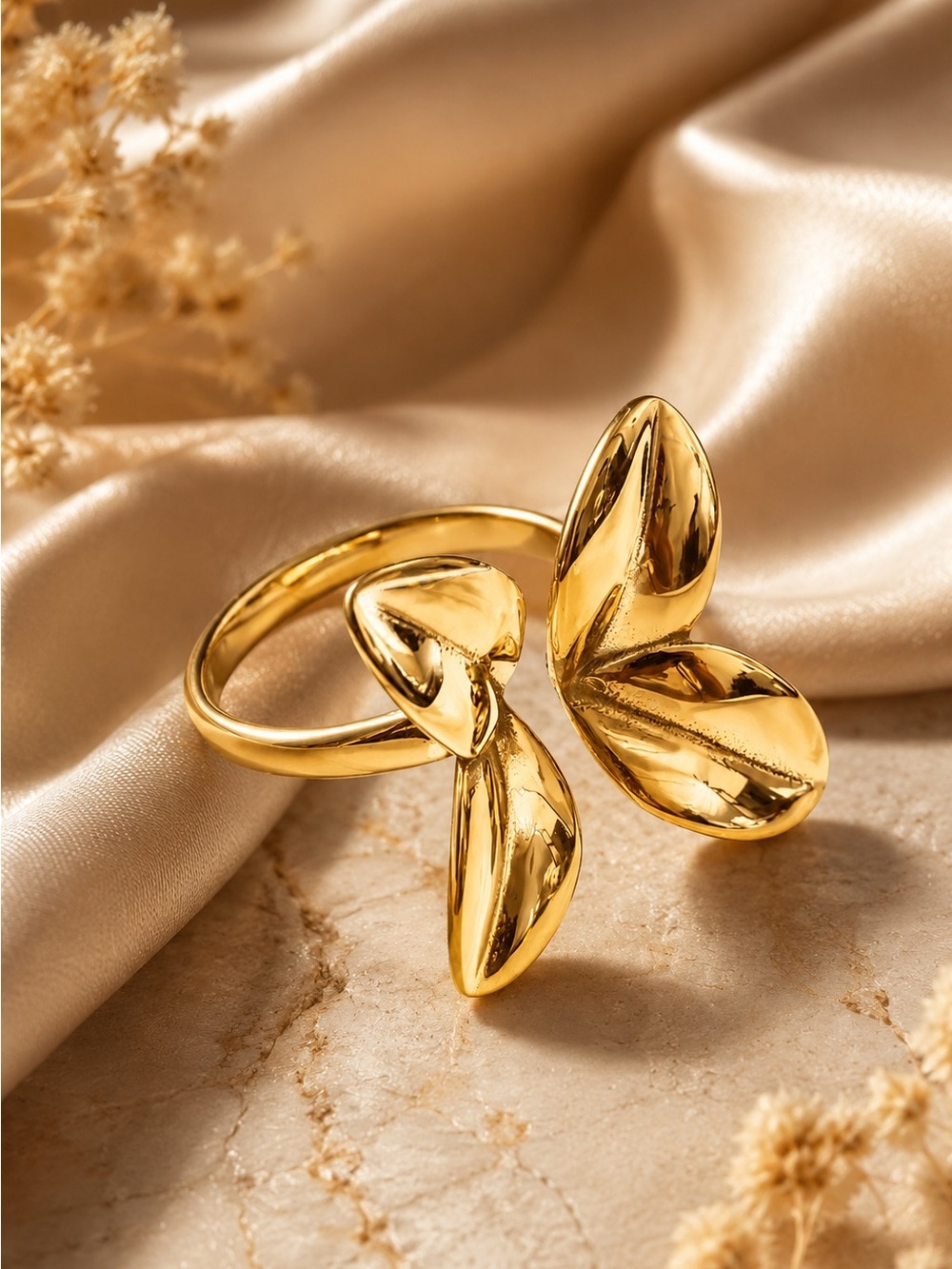 Polished Gold color Leaf Motif Ring